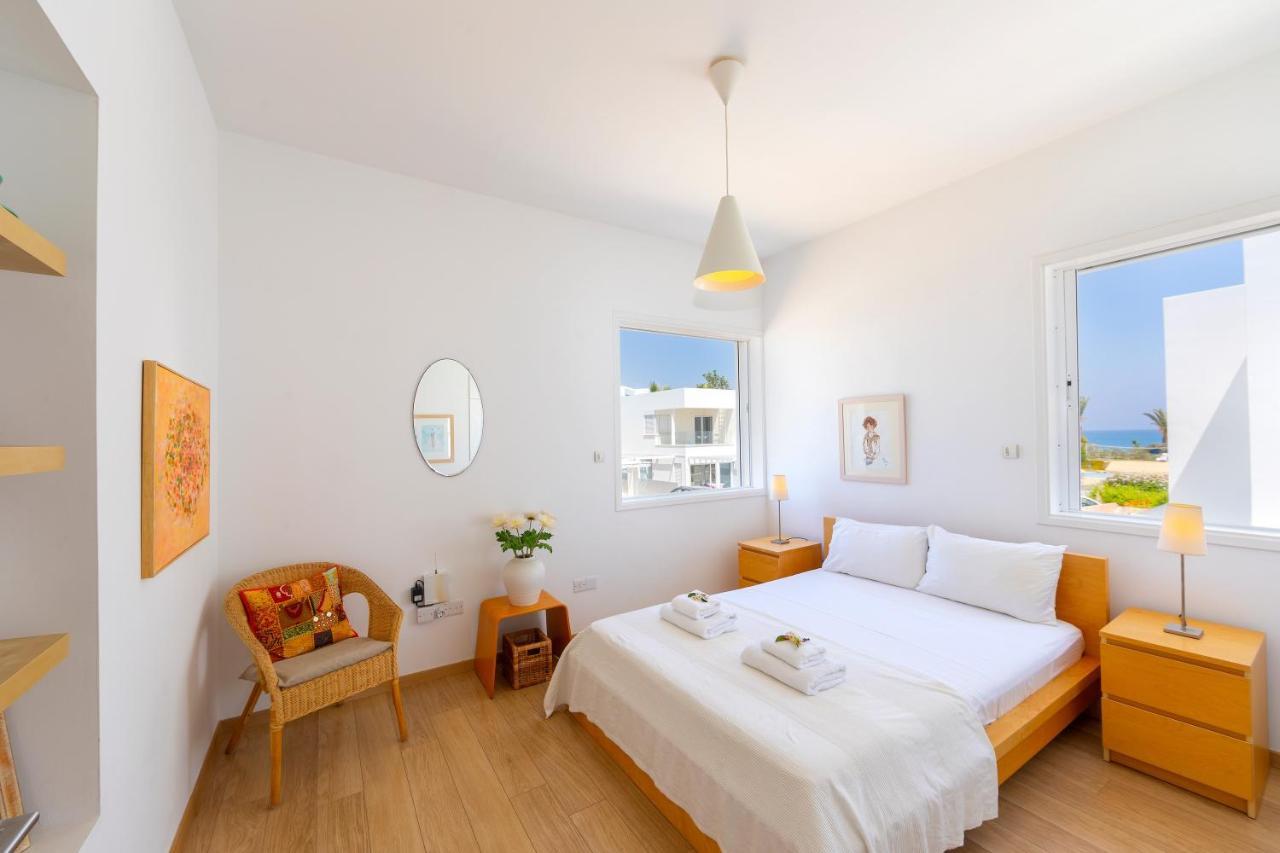 Protaras Beachfront Villa Alia Exterior foto